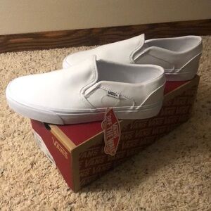 Vans Asher White low top slip ons. Women’s Size  8.5